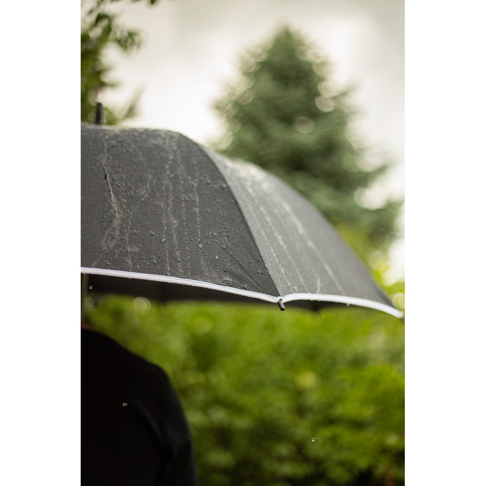 Parapluie automatique | Bradyn, noir en 190T pongé, métal, fibre de verre, EVA Photo 9 clients/infiniprinting/ax/photos_BD/AX14132-P9-Parapluie-automatique-|-Bradyn-publicitaire-.jpg